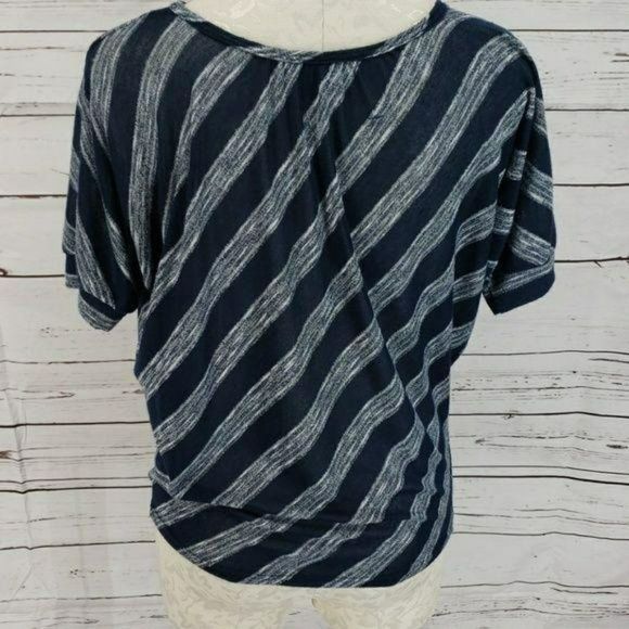 Carol Rose striped dolman sleeve medium top blouse - Picture 5 of 6